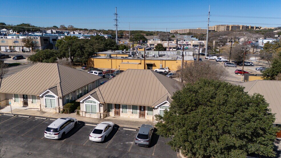 More Photos Of 4230 Gardendale St, San Antonio Office For Sale