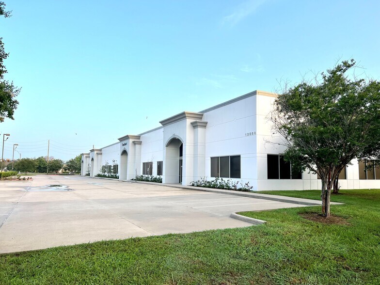More Photos Of 12560 Reed Rd, Sugar Land Light Manufacturing For Lease