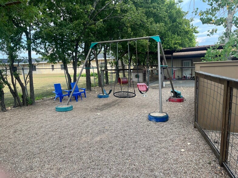 More Photos Of 104 Northwest Dr, Round Rock Daycare Center For Sale