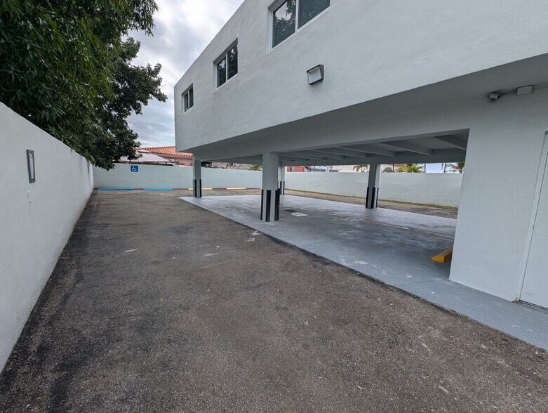 More Photos Of 3670 NW 6th St, Miami Loft Creative Space For Lease