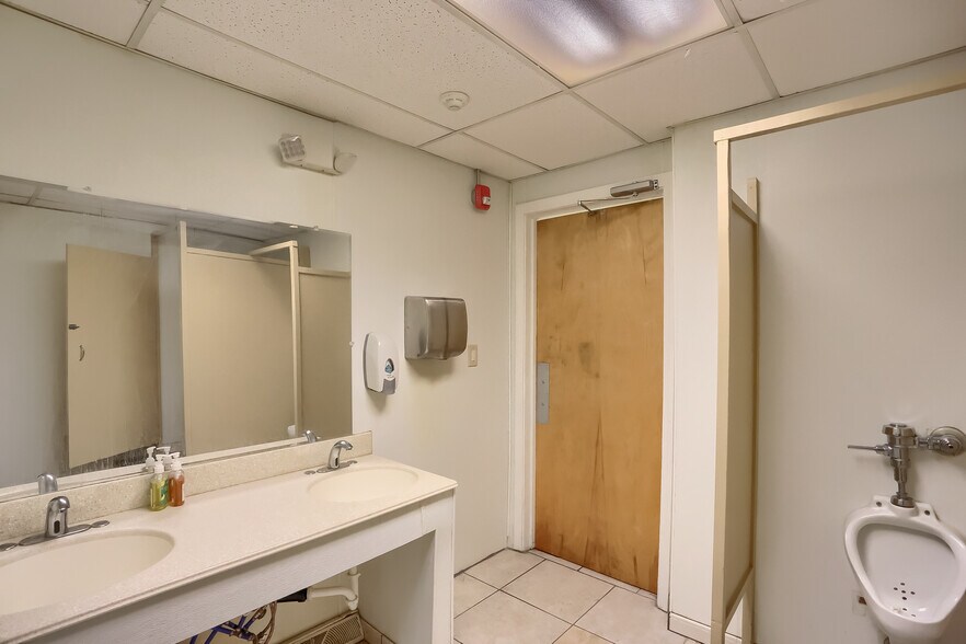 More Photos Of 7365 Denniston Ave, Pittsburgh General Retail For Sale