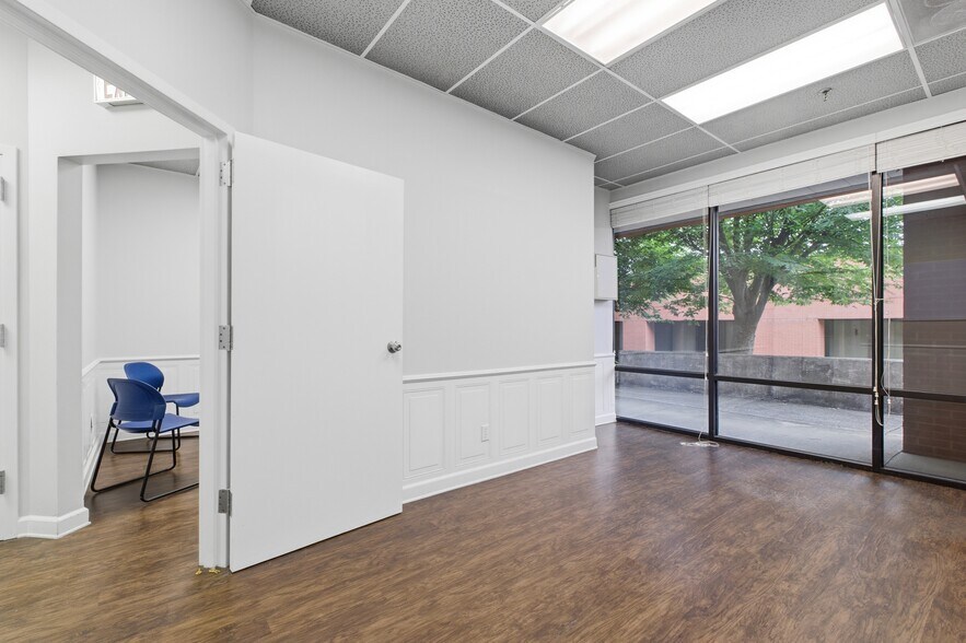 More Photos Of 104-176 Cude Ln, Madison Medical For Lease