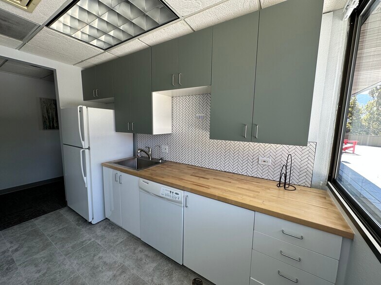 More Photos Of 3050 N Broadway, Boulder Office For Lease