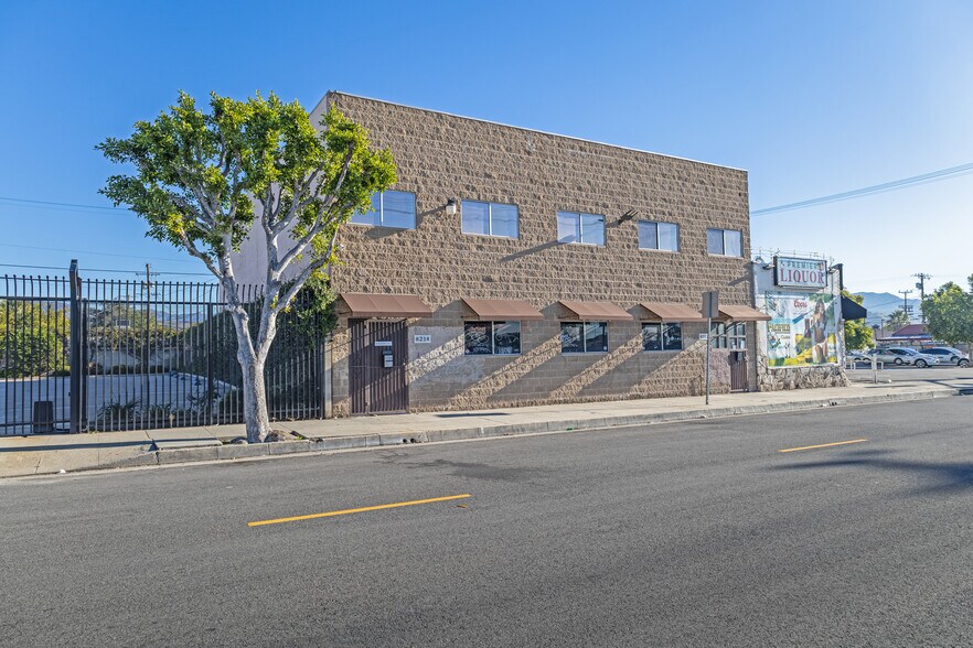 Primary Photo Of 8212-8214 San Fernando Rd, Sun Valley Light Distribution For Sale