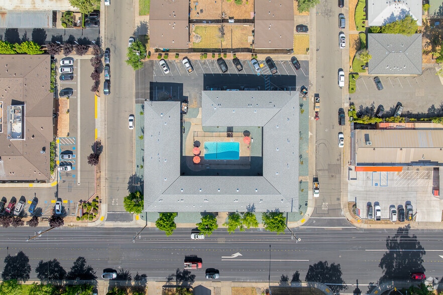 More Photos Of 500 Sunrise Ave, Roseville Apartments For Sale