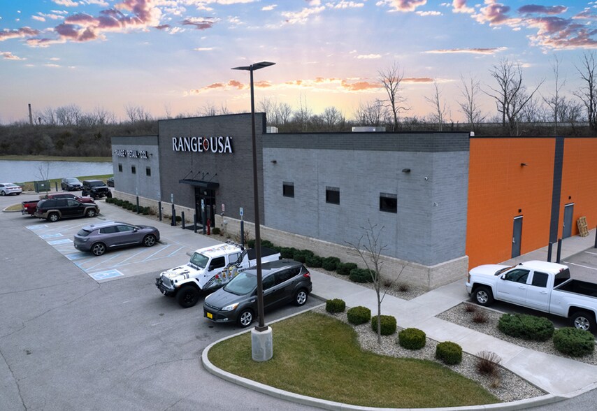 More Photos Of 120 S Country Club Rd, Indianapolis General Retail For Sale