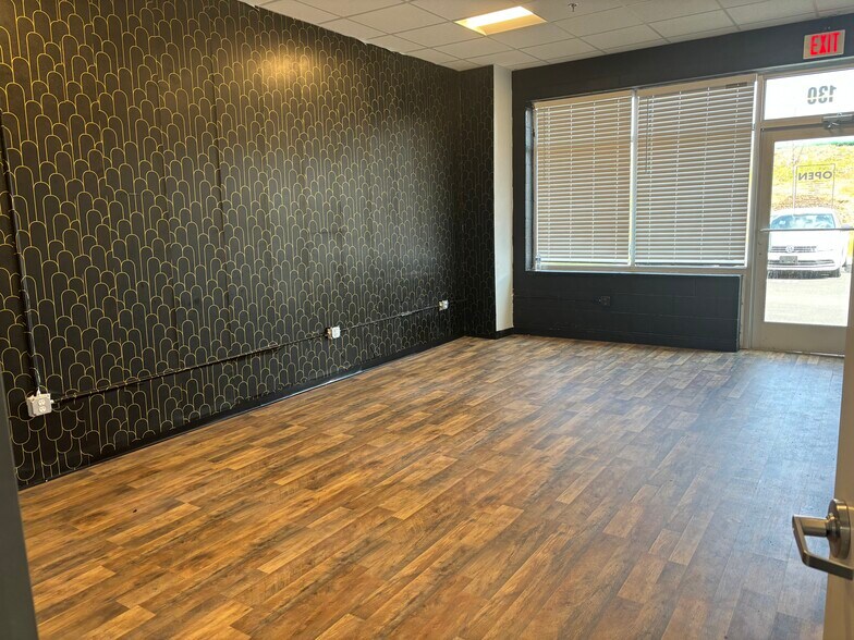 More Photos Of 23541 Pebble Run Pl, Sterling Warehouse For Lease