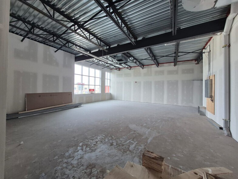 More Photos Of 470 Mistatim Way NW, Edmonton Storefront Retail Office For Lease