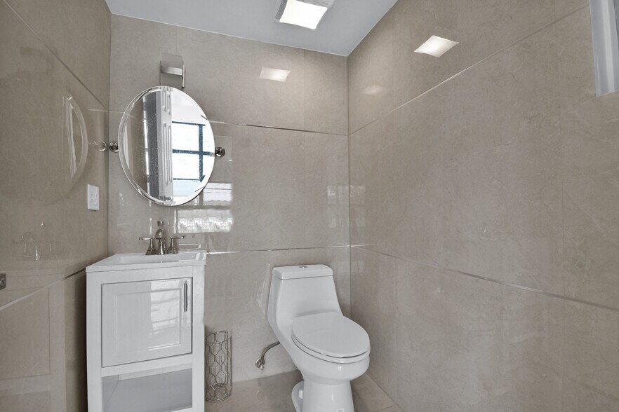 More Photos Of 2990 Griffin Rd, Fort Lauderdale Storefront Retail Office For Sale