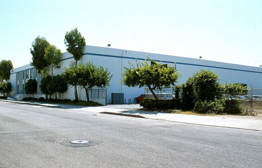 More Photos Of 4882-4884 W 145th St, Hawthorne Warehouse For Lease