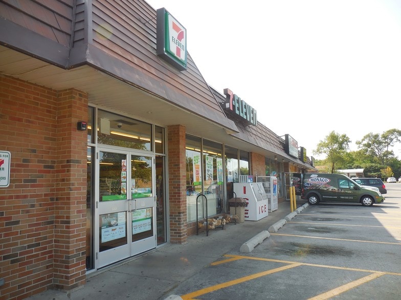 More Photos Of 14721-14727 Central Ave, Oak Forest Storefront Retail Office For Lease
