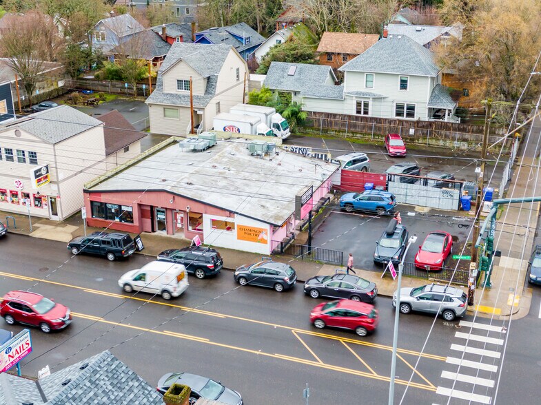 More Photos Of 3341-3343 SE Hawthorne Blvd, Portland Freestanding For Lease