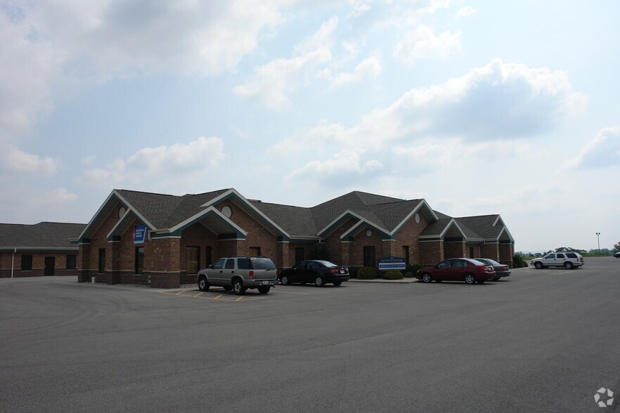 Primary Photo Of 3311 S Packerland Dr, De Pere Office For Lease