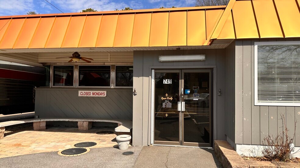 More Photos Of 749 James St, Chicopee Restaurant For Sale