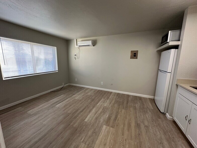 More Photos Of 2104 Lead Ave SE, Albuquerque Apartments For Sale
