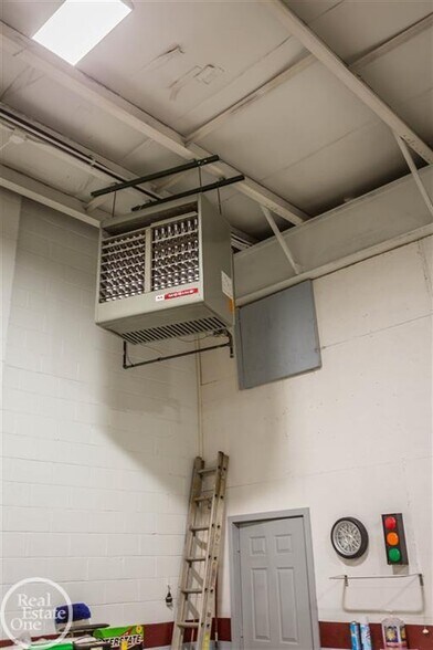 More Photos Of 3519 Military St, Port Huron Industrial For Sale