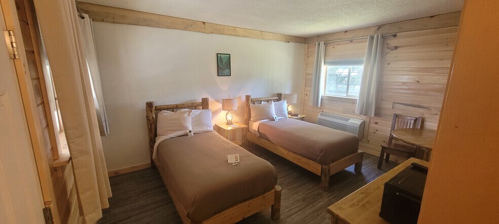 More Photos Of 6409 S Main St, Bonners Ferry Hotel For Sale