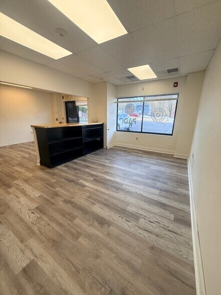 More Photos Of 97 Lafayette Rd, Hampton Falls Storefront For Lease