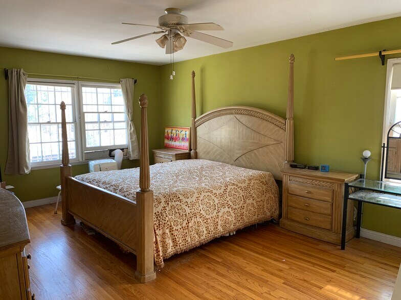 More Photos Of 1826 Wellington Rd, Los Angeles Specialty For Sale