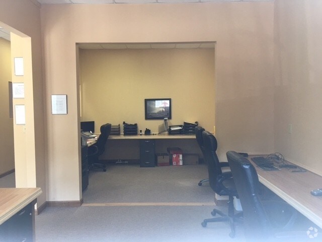 More Photos Of 2340 23rd St, Nitro Research And Development For Lease