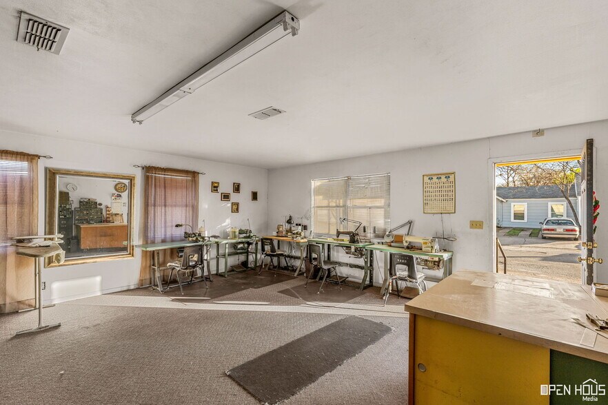 More Photos Of 1915 Kemp Blvd, Wichita Falls Office For Sale