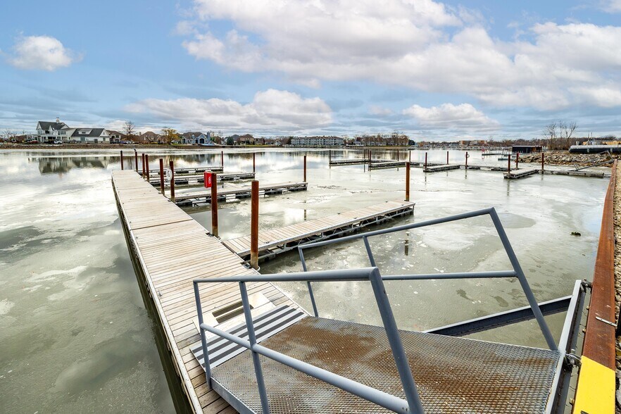 More Photos Of 2330 River Ave, Sandusky Restaurant For Sale