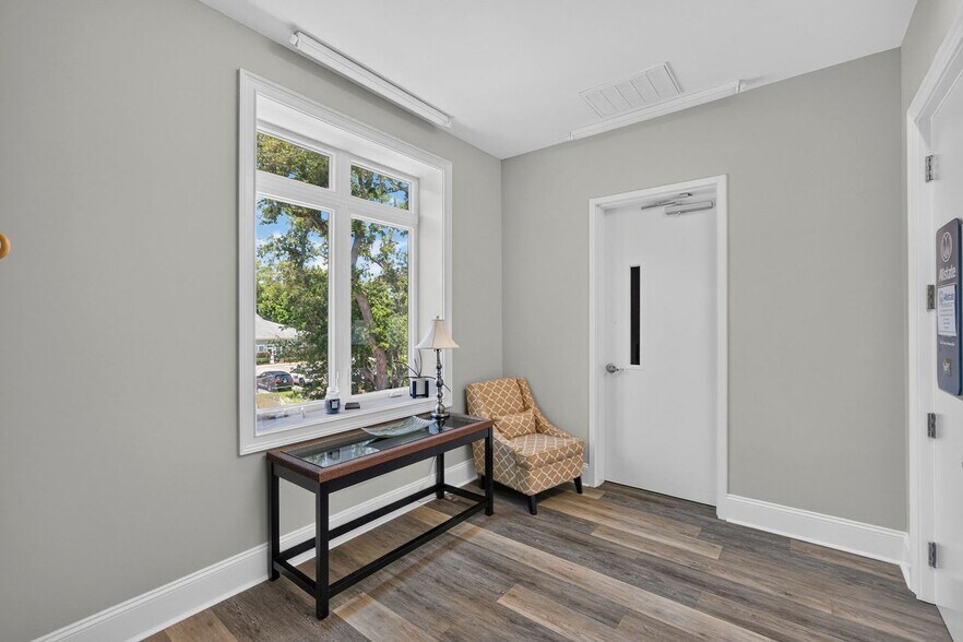 More Photos Of 7627 Market St, Wilmington Office For Lease
