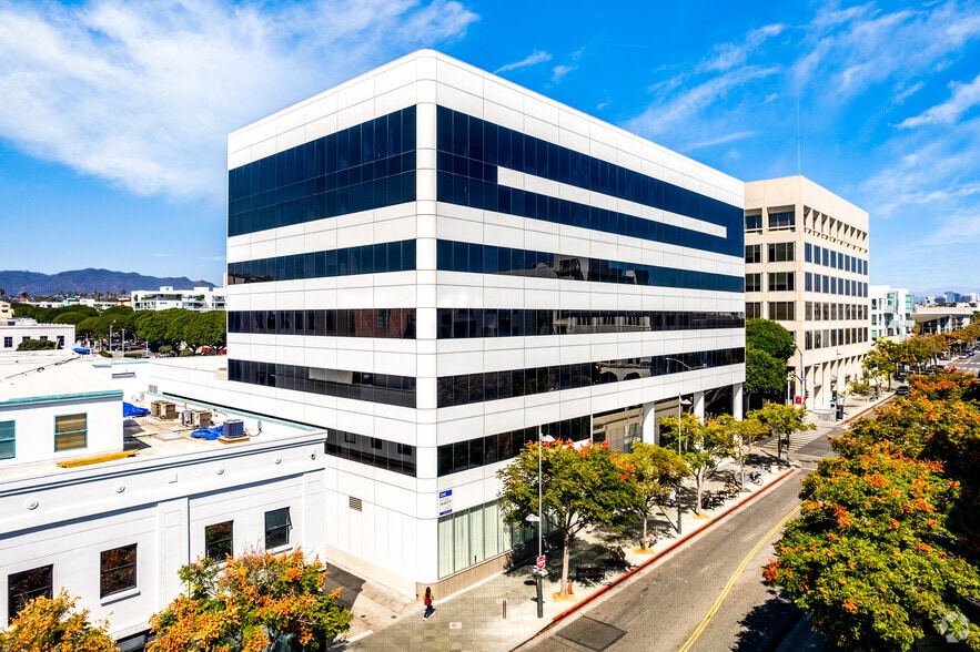 More Photos Of 429 Santa Monica Blvd, Santa Monica Loft Creative Space For Lease