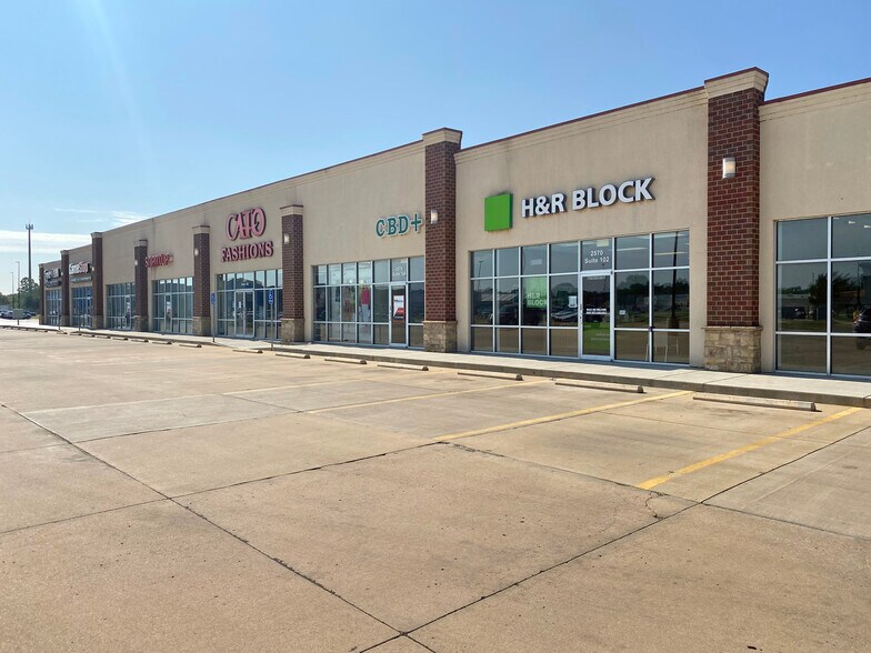 More Photos Of 2570 S Broadway, Wichita General Retail For Lease
