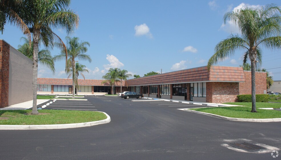 Primary Photo Of 2501 Bristol Dr, West Palm Beach Unknown For Lease