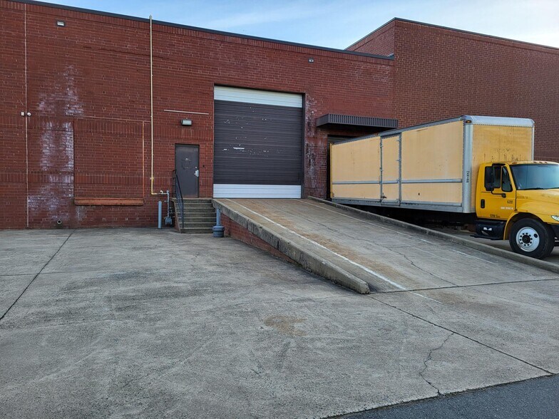 More Photos Of 10617 Southern Loop Blvd, Pineville Light Manufacturing For Lease