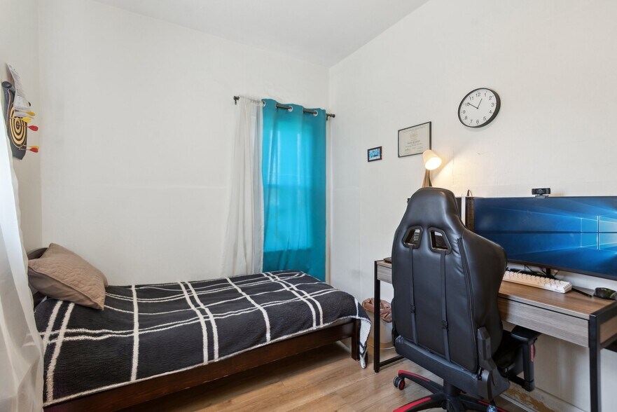 More Photos Of 426 Ivy St, Glendale Apartments For Sale
