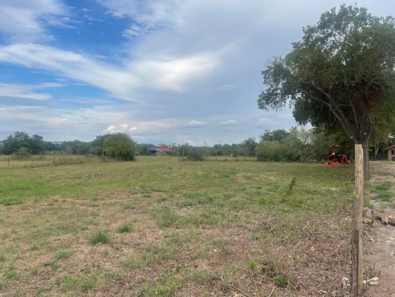 More Photos Of 11904 Old San Antonio Rd, Manchaca Light Manufacturing For Lease