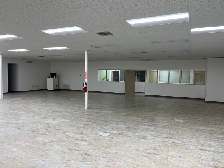 More Photos Of 234 W Avenue L, San Angelo Manufacturing For Sale