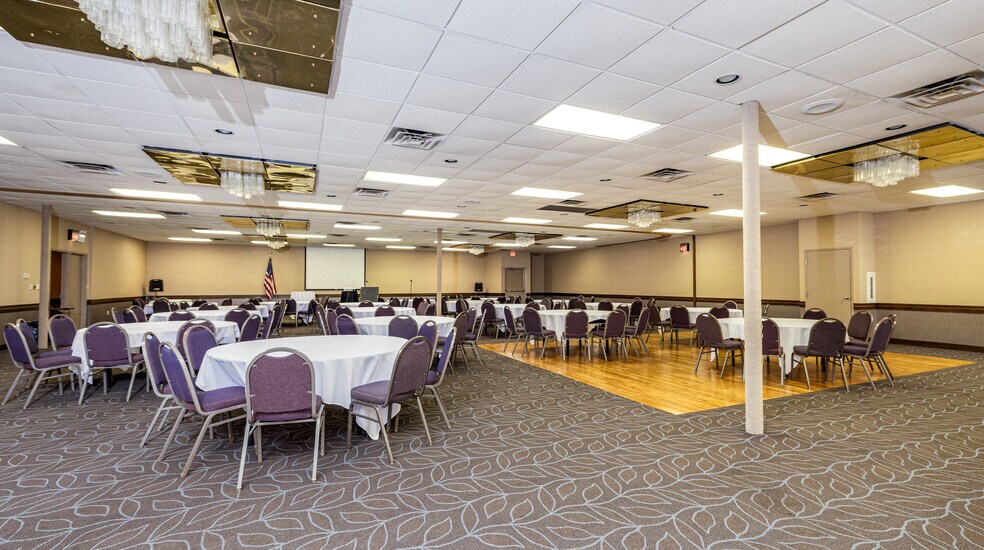 More Photos Of 300 2nd St S, La Crosse Office For Sale