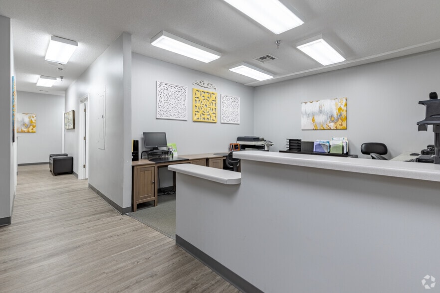 More Photos Of 1250 Upper Hembree Rd, Roswell Medical For Lease