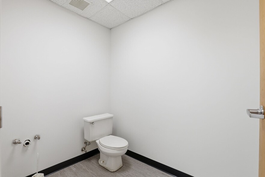 More Photos Of 744 Hartness Rd, Statesville Medical For Sale