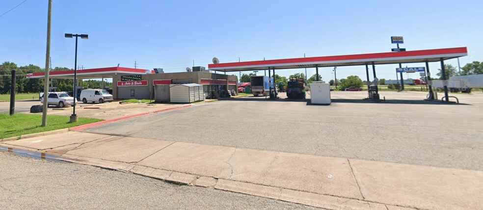 More Photos Of 3109 Commerce Dr, Jonesboro Convenience Store For Sale