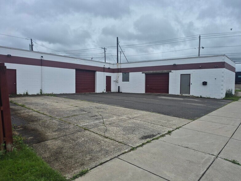 More Photos Of 2363 Broadway St, Buffalo Warehouse For Sale
