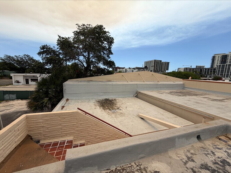 More Photos Of 727 N Andrews Ave, Fort Lauderdale Manufacturing For Sale
