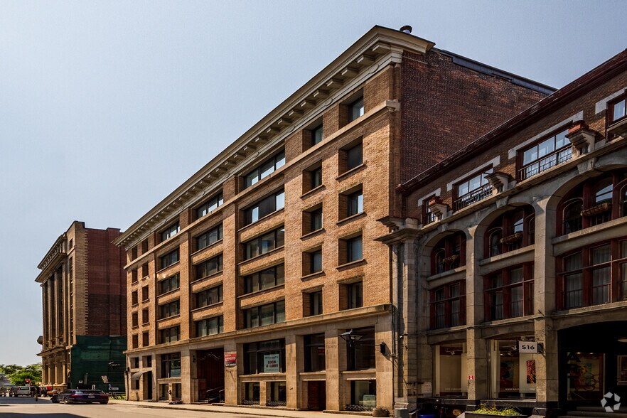 More Photos Of 387 Rue Saint-Paul O, Montréal Office For Sale