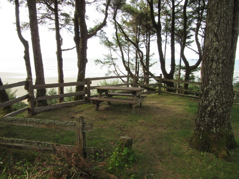 More Photos Of 4651 SR 109, Moclips Hotel For Sale