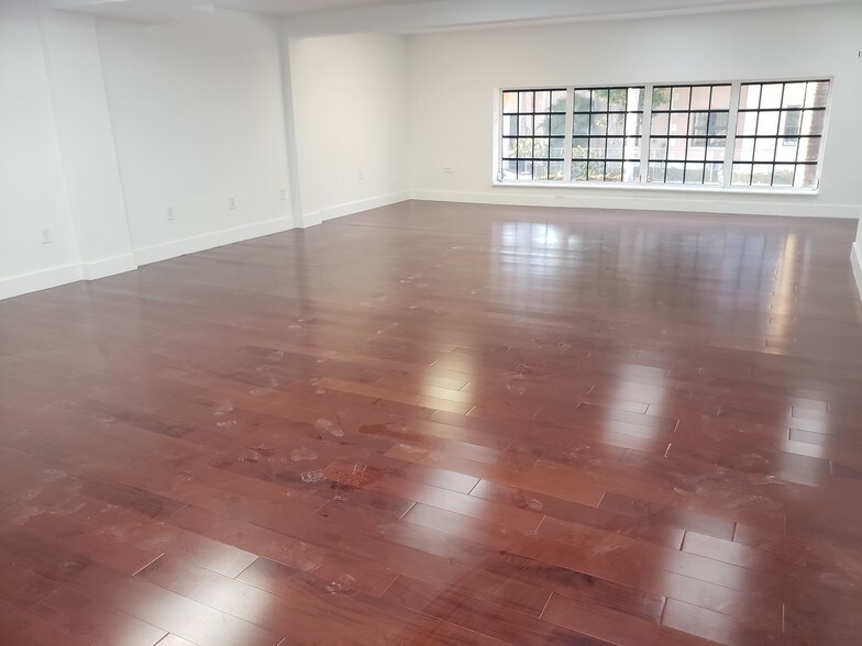 More Photos Of 726 Arthur Godfrey Rd, Miami Beach Restaurant For Lease