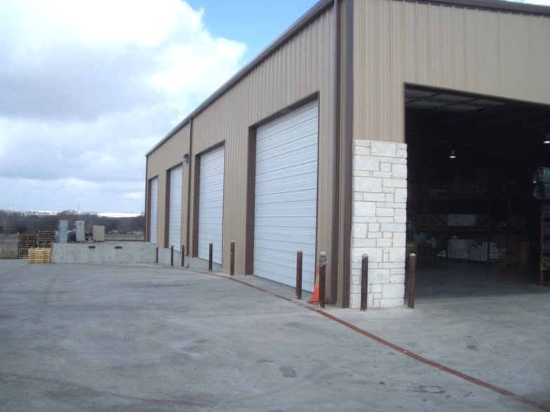 More Photos Of 13620 Immanuel Rd, Pflugerville Warehouse For Sale