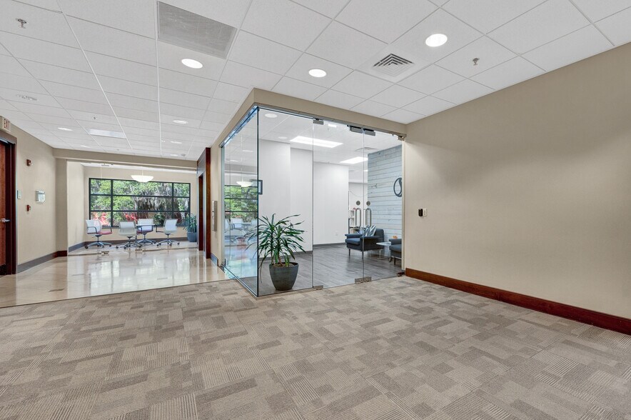 More Photos Of 4969 Centre Pointe Dr, North Charleston Office For Lease