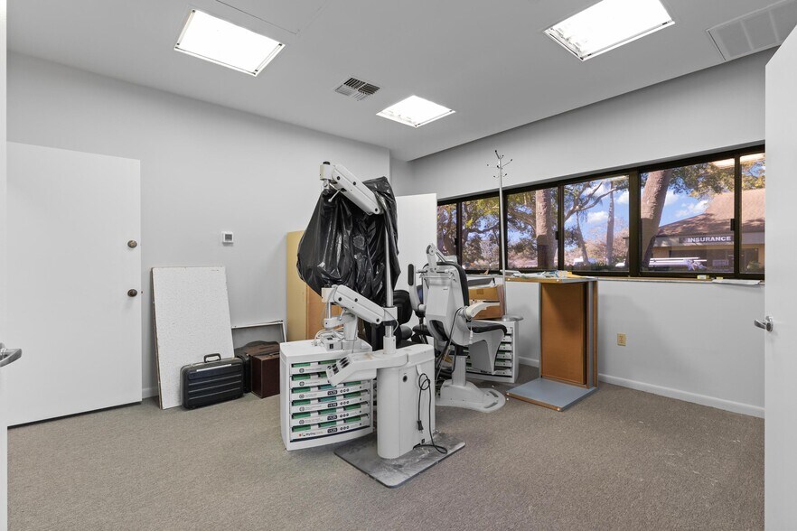 More Photos Of 2339 Sunset Point Rd, Clearwater Medical For Lease