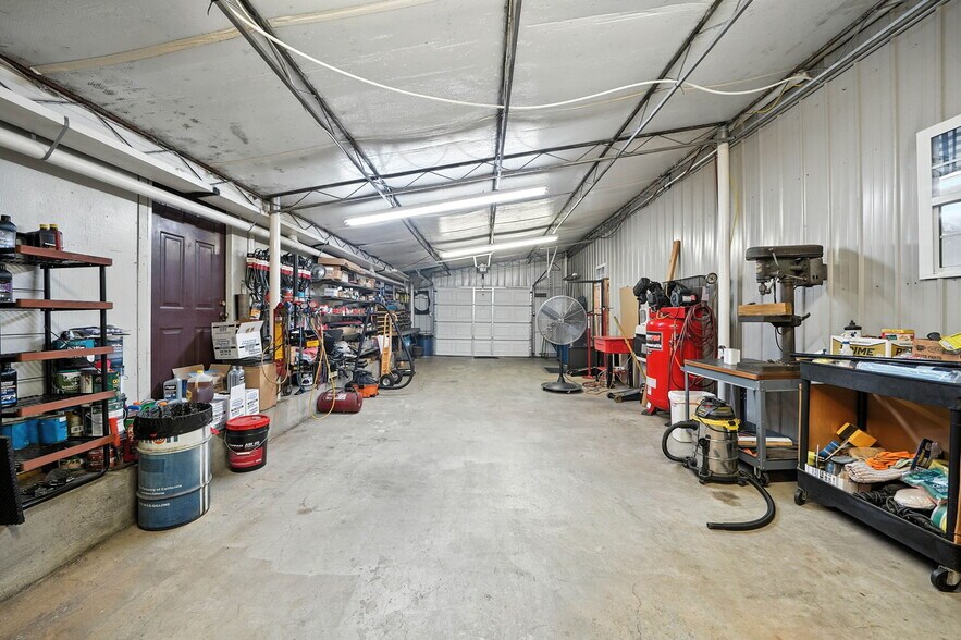 More Photos Of 84 Ledbetter Rd, Villa Rica Light Distribution For Sale