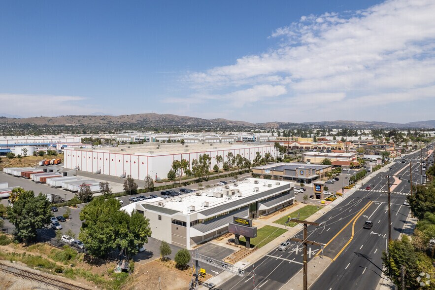 More Photos Of 901 E Imperial Hwy, La Habra Office For Sale