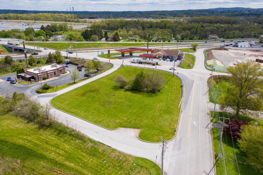 Primary Photo Of Cloverleaf & Susquehanna Trl, Strinestown Land For Sale