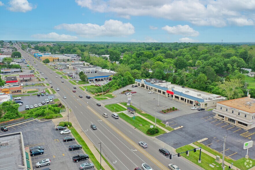 More Photos Of 15238-15266 Manchester Rd, Ballwin Storefront For Lease